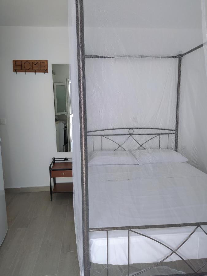 Mentoras' Complex Appartement Emporio  Buitenkant foto
