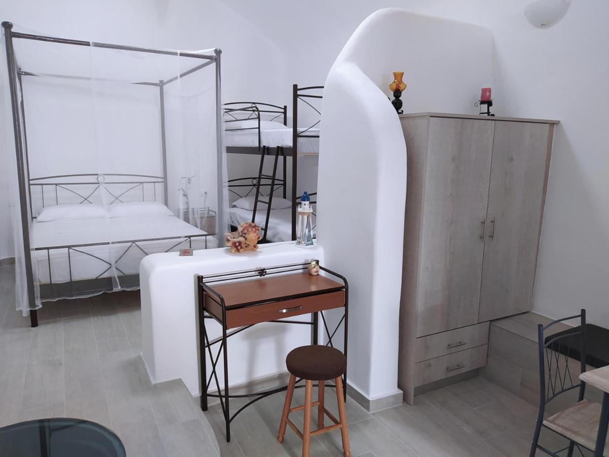 Mentoras' Complex Appartement Emporio  Buitenkant foto