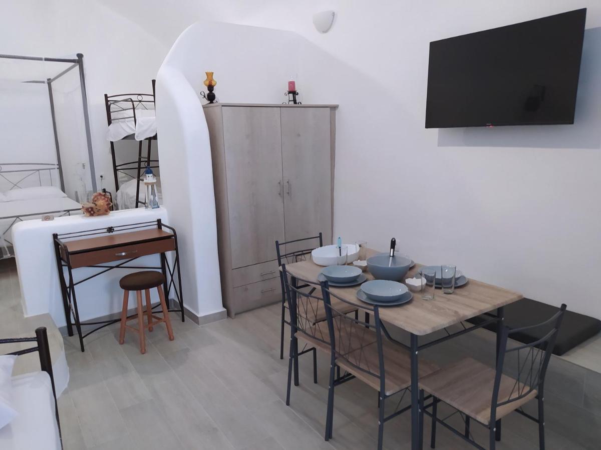 Mentoras' Complex Appartement Emporio  Buitenkant foto
