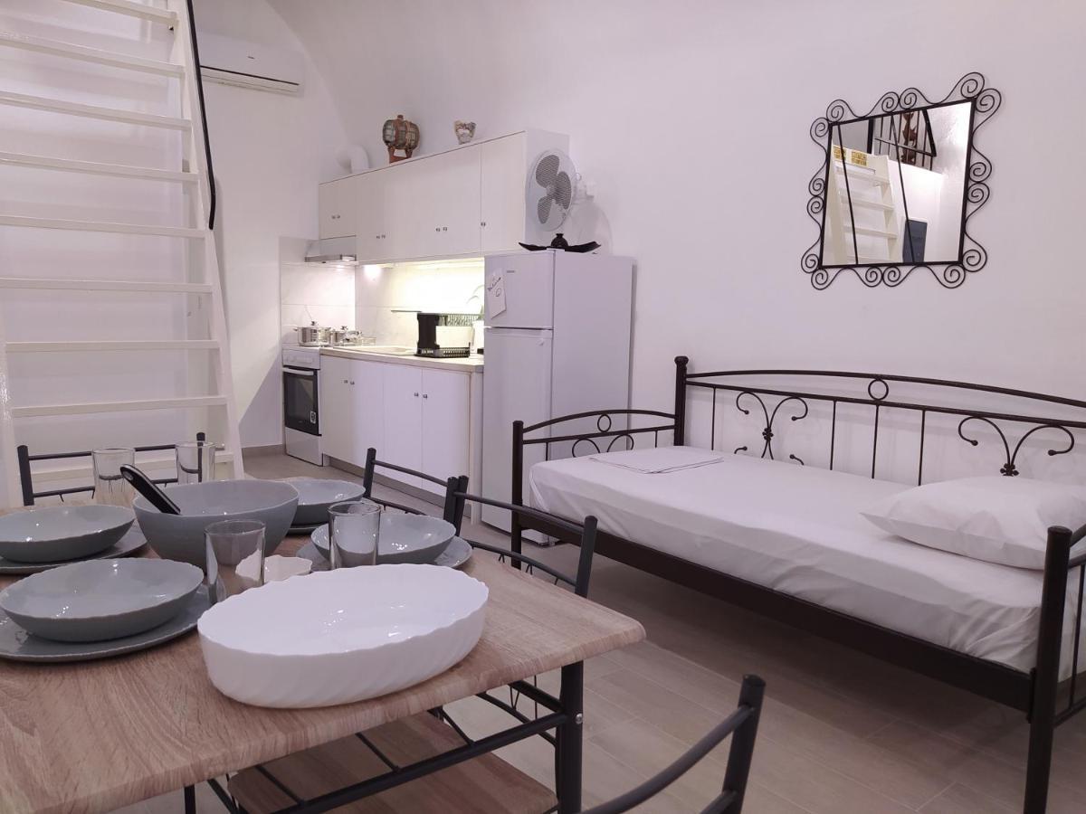 Mentoras' Complex Appartement Emporio  Buitenkant foto