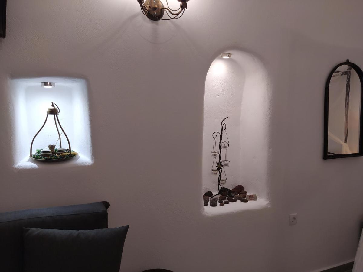 Mentoras' Complex Appartement Emporio  Buitenkant foto